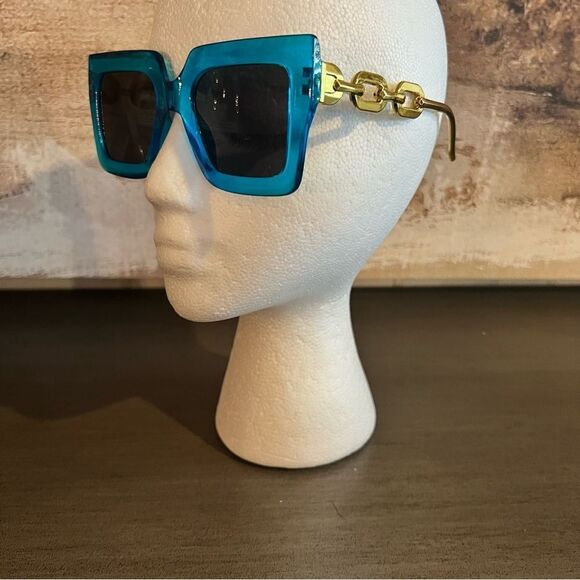 Oversized Large Square Turquoise Sunglasses - Picture 4 of 6